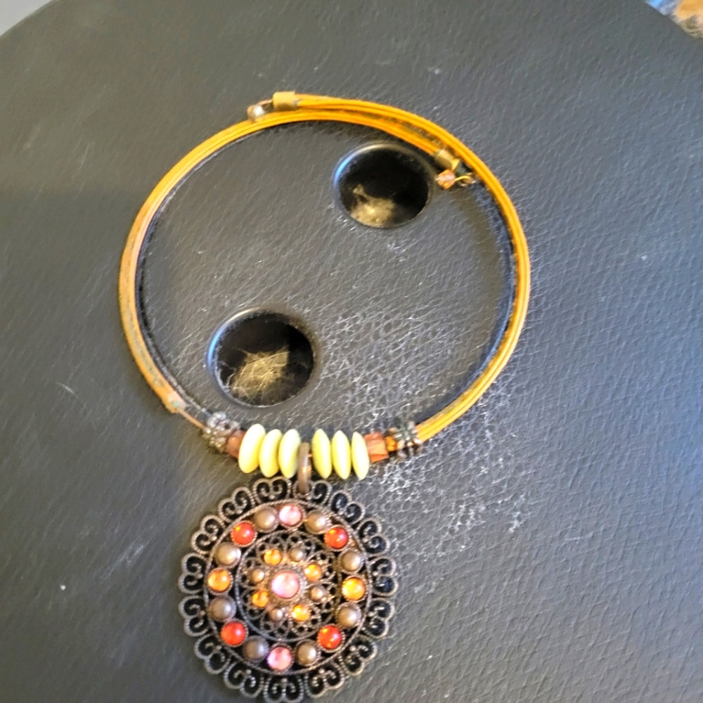 Necklace orange